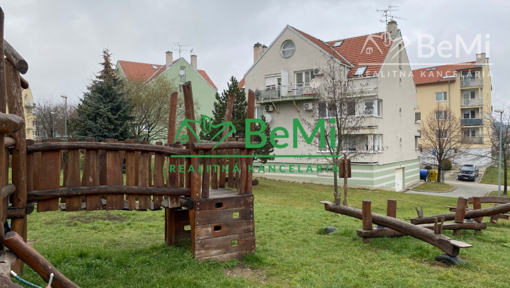 4 - izbový veľkometrážny mezonet Nitra - Čermáň,Južná ul.(Martinák) ID 220-114-MIG