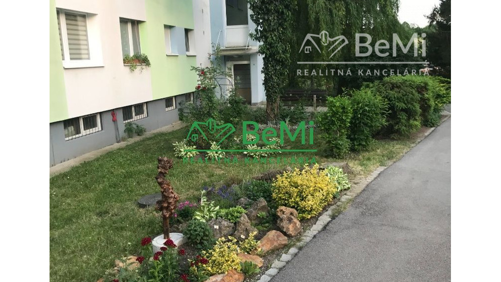 Rezervované- pekný 4-izbový byt s balkónom v peknom prostredí-Banská Bystrica-Stará Sásová