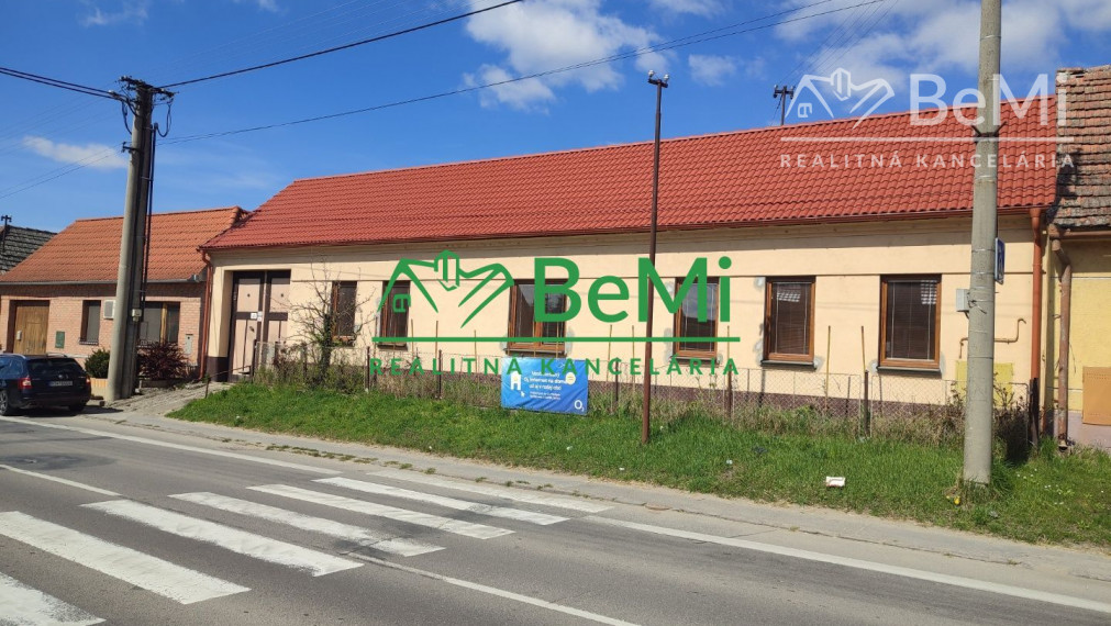 Priestranný  rodinný dom v meste Senica - Čáčov 002-12-ZLMI