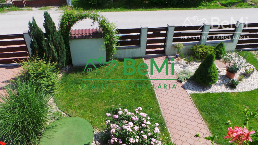 DOM / VILLA obec Dežerice