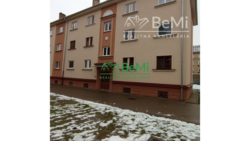 REZERVOVANÉ! Na PREDAJ veľký 3-izbový byt s balkónom na Sídlisku I., Humenné (008-113-LEMA)