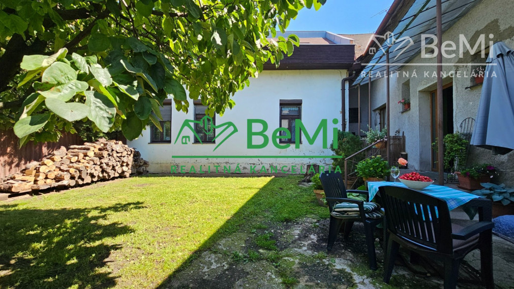 RODINNÝ DOM SO ZÁHRADOU PRI CENTRE RIMAVSKEJ SOBOTY - NA PREDAJ