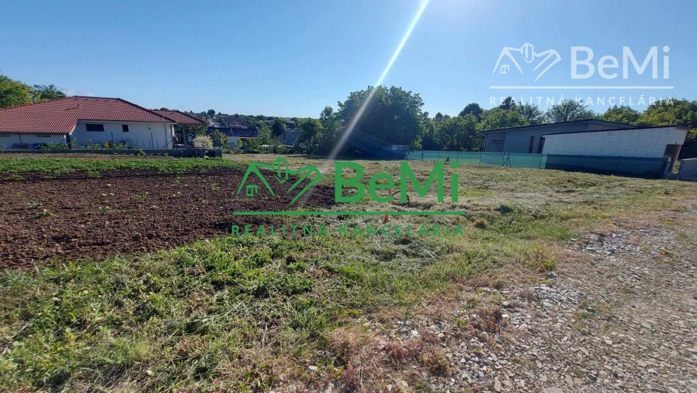 Predaj stavebný pozemok 1127m2, Golianovo pri Nitre (138-14-ERF)