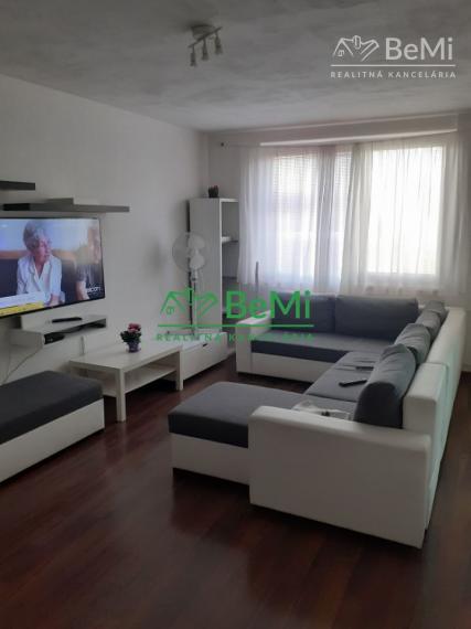 Predáme 3 izbový byt - Levice (002-113-MASAa)