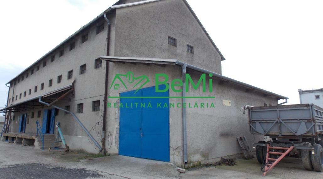 Komerčný objekt na predaj v obci Šoporňa