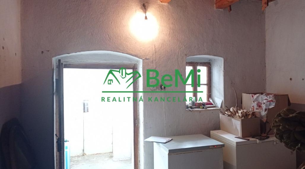 Predaj vidieckeho domu, chalupy - Žemberovce ( 041-12-DUJU)