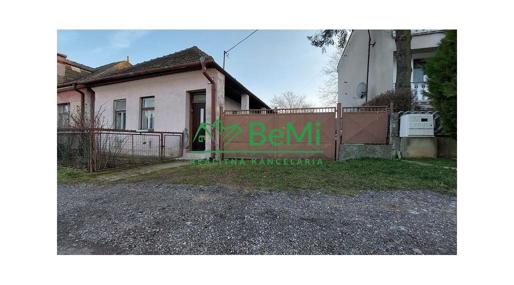 Predaj - starý rodinný dom v obci Radošina ID 118-12-LUGUa