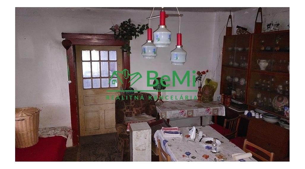 Predaj - starý rodinný dom v obci Radošina ID 118-12-LUGUa