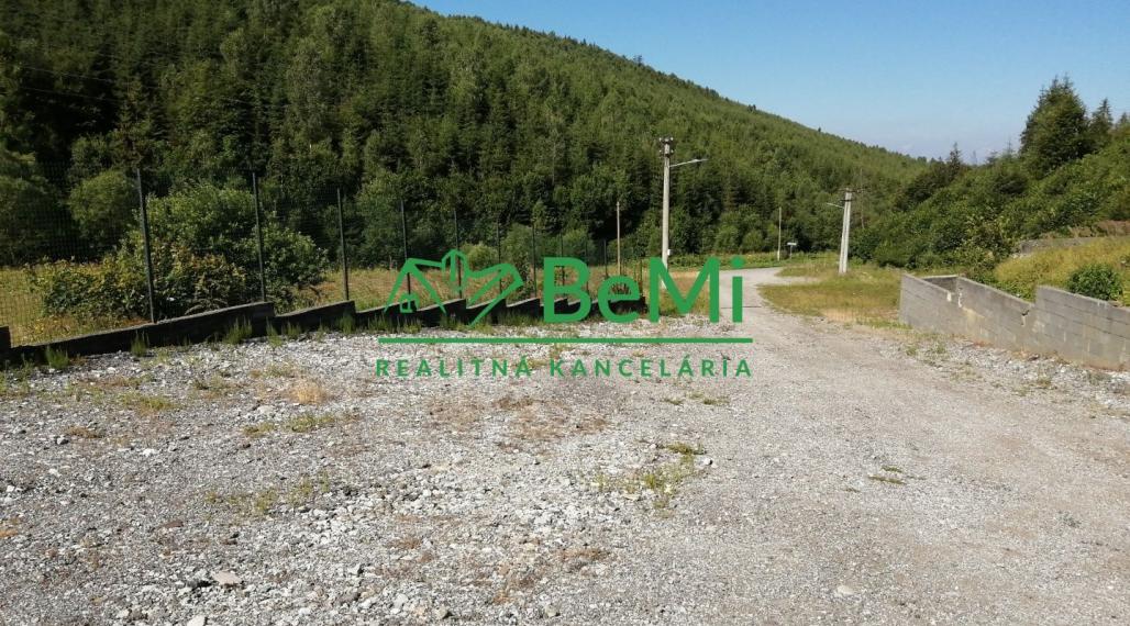 Prenájom pozemku, garážové priestory, 1738m2, Čadca, časť Čadečka (218-24-MACH)