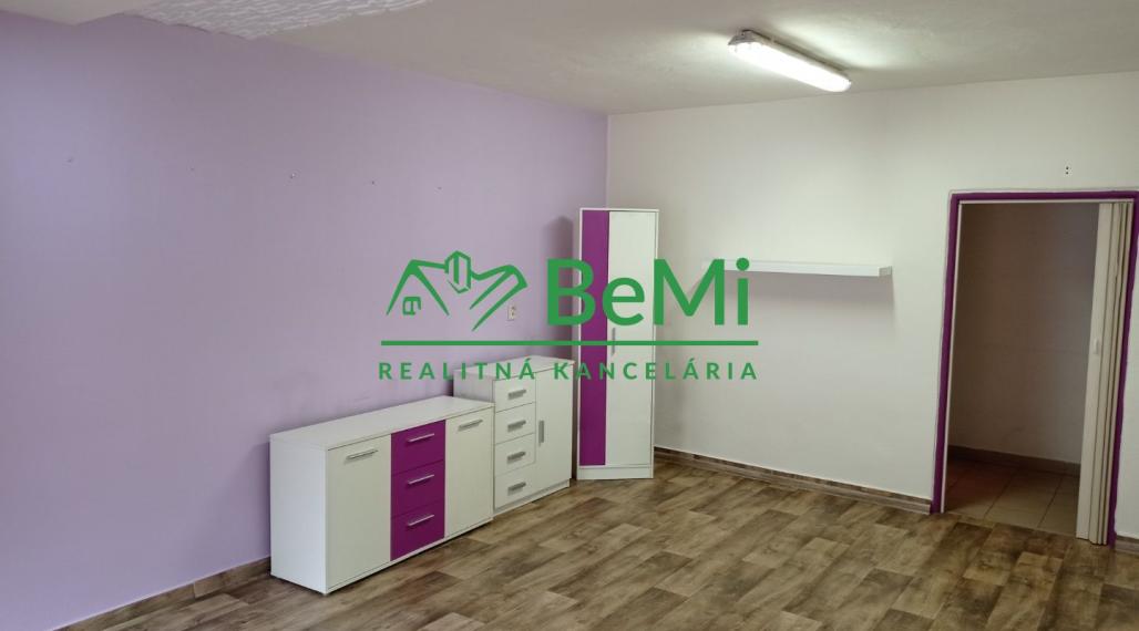 Prenájom podnikateľského priestoru - Levice (054-25-DUJU)