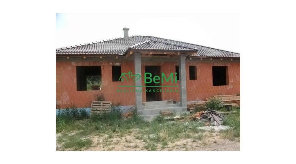 POSLEDÝ rodinný dom. NOVOSTAVBA rodinný dom Malý Lapáš (1038-12-RP)