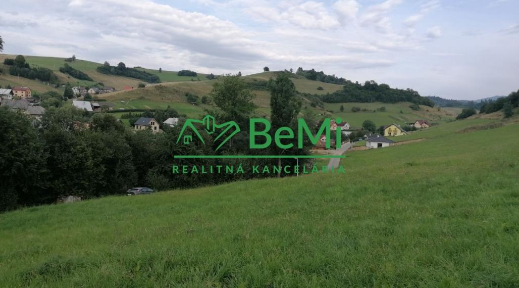 Na predaj pekný pozemok v obci Pucov 114-14-MOV