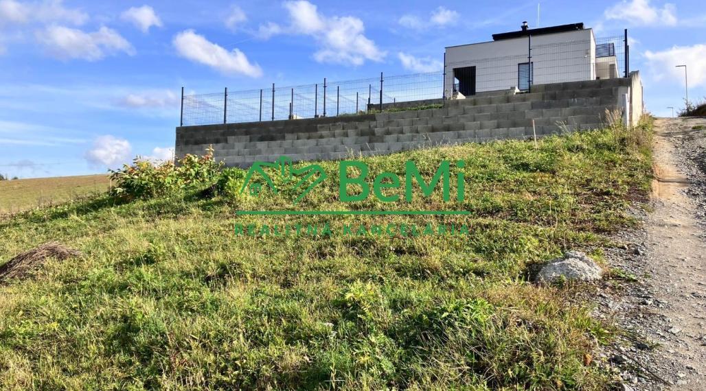 Predaj: stavebný pozemok Rosina, 727m2, okr. Žilina (012-14-JAGAa)