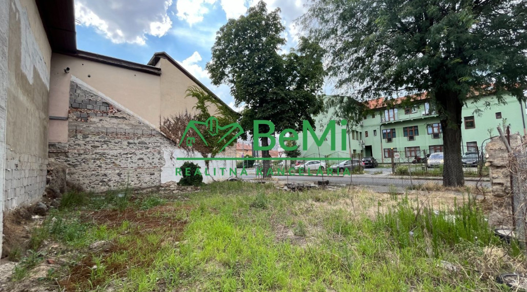 Predaj stavebný pozemok -  Levice ( 041-14-MIJK)