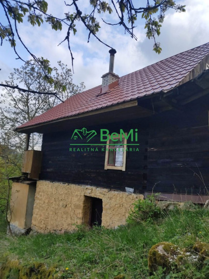 Rekreačná chalupa Kolárovice, okres Bytča, 351m2