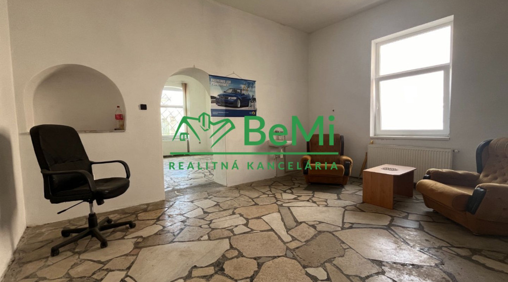 Predaj rodinný dom /komerčný objekt/ -  Levice (052-15-MIJK)