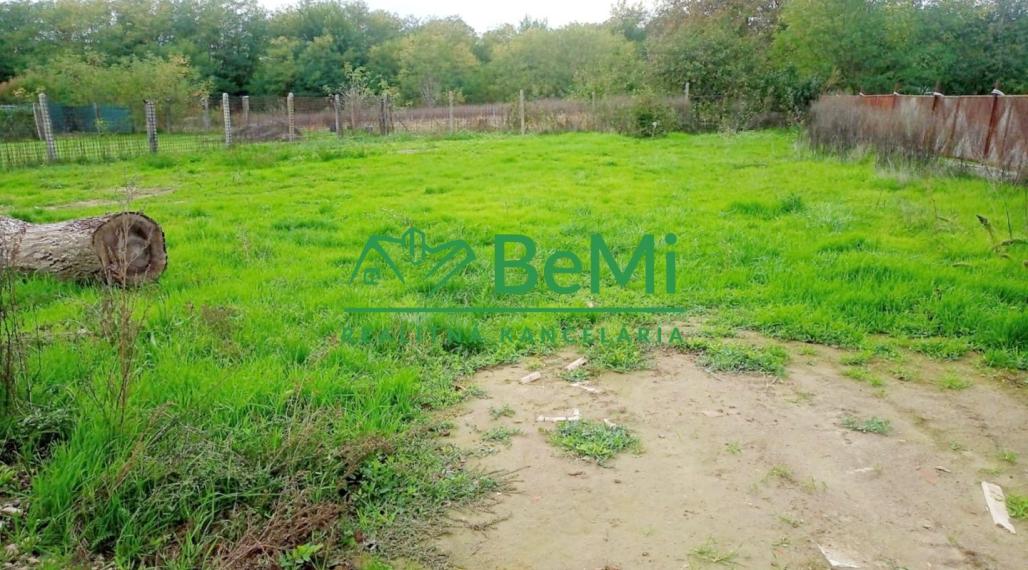 Predaj pozemku pre výstavbu rodinného domu - Jur nad Hronom  (033-14-HEKA)