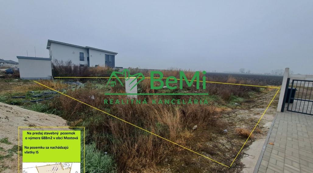 Stavebný pozemok - 688m2, Mostová ID 012-14-EVBA