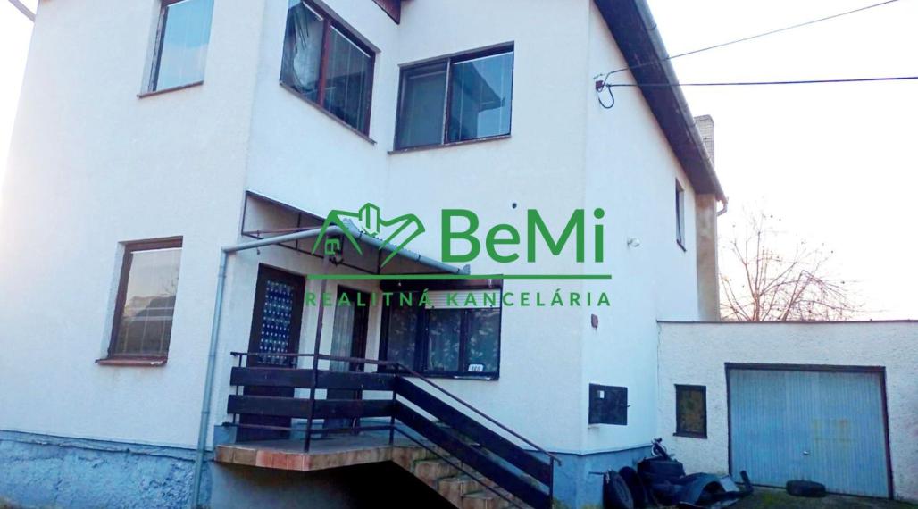 Predaj viacgeneračného rodinného domu - Dolné Semerovce  (044-12-HEKA)