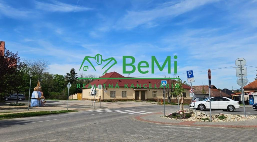 NR - RD - Mojmírovce, centrum obce, 2 bytové jednotky