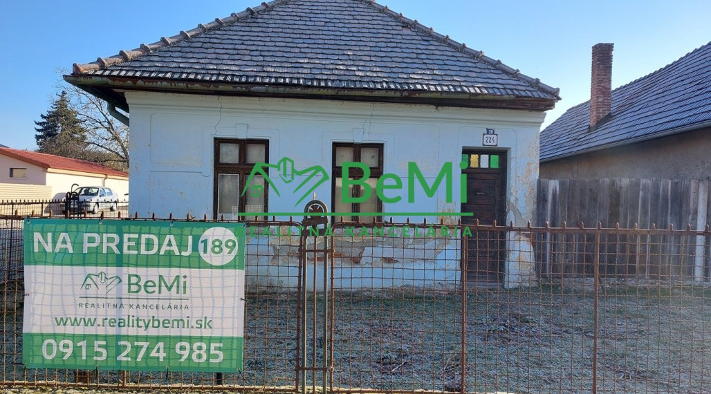 Exkluzívne na predaj vidiecky dom s veľkým pozemkom Jacovce