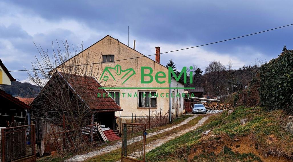 Rodinný dom Kostoľany pod Tribečom (002-12-VLAS)