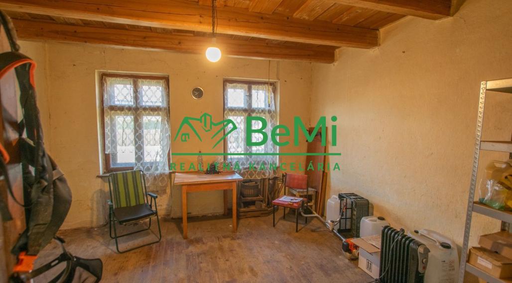 Exkluzívne na predaj vidiecky dom s veľkým pozemkom Jacovce