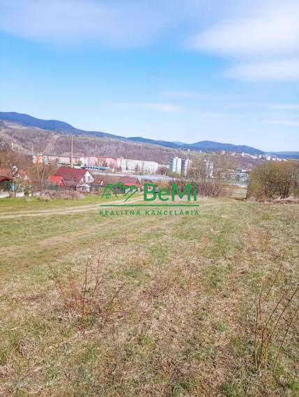 Na predaj rekreačný pozemok, so stavebným investičným potenciálom