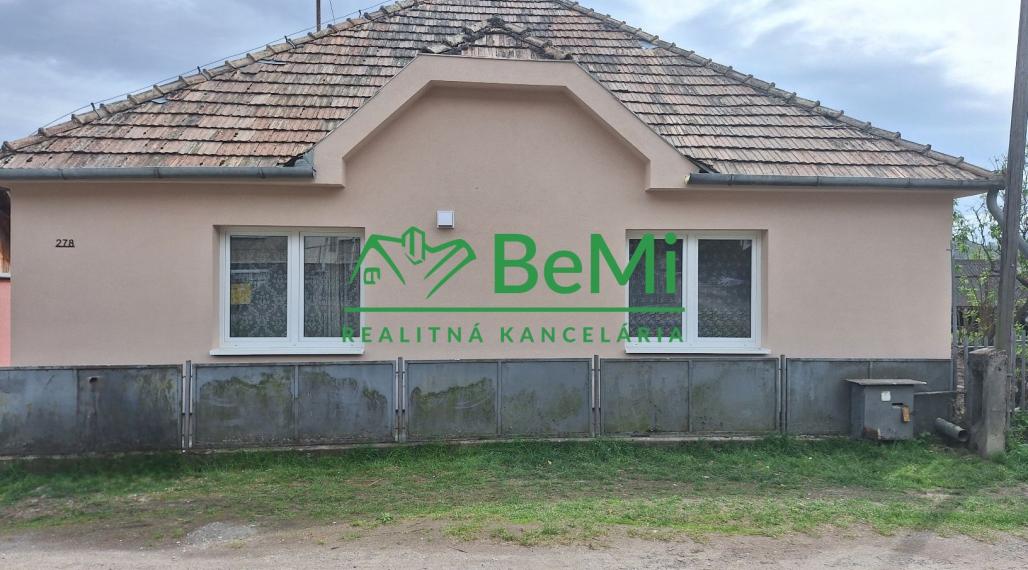 Predaj rodinného domu - Plášťovce (026-12-HEKAa)