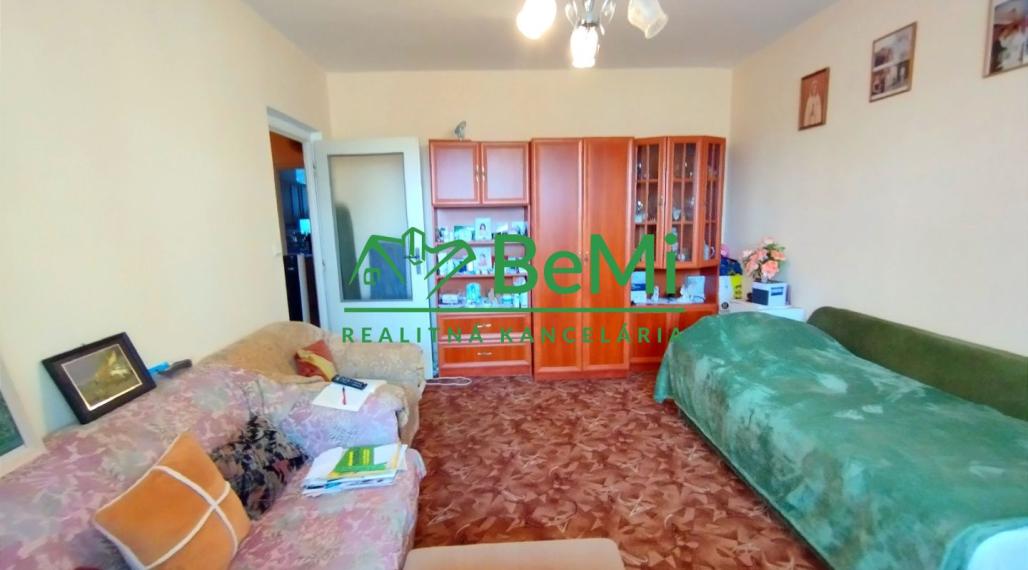 Priestranný 2-izbový byt na PREDAJ-Lučenec