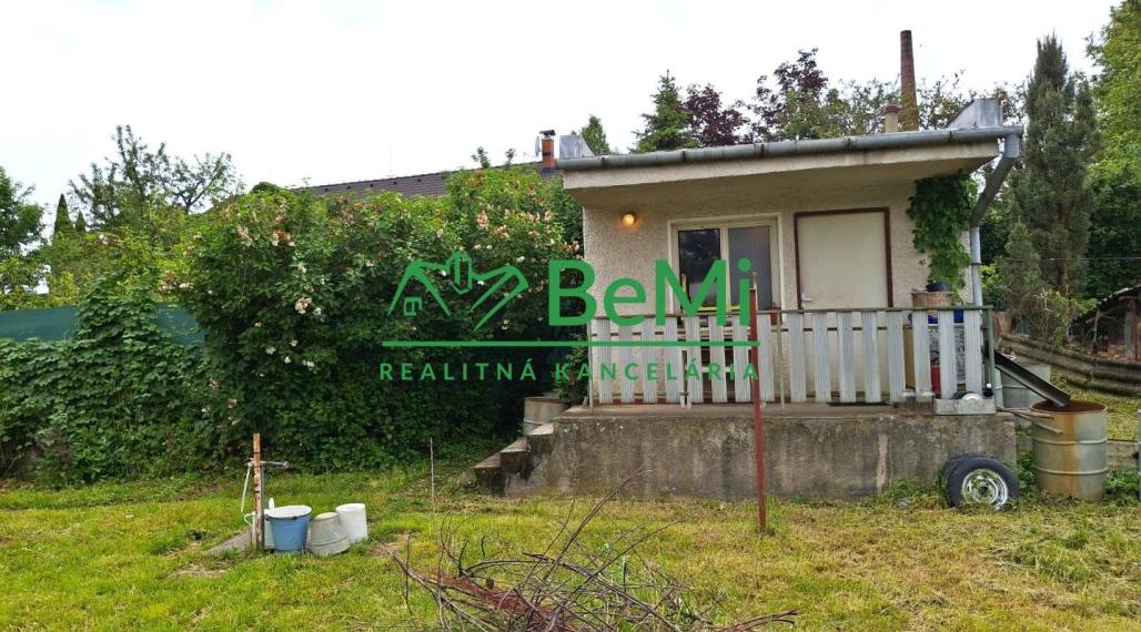 Predaj, záhrada s chatkou - Levice (001-14-LUDUa)