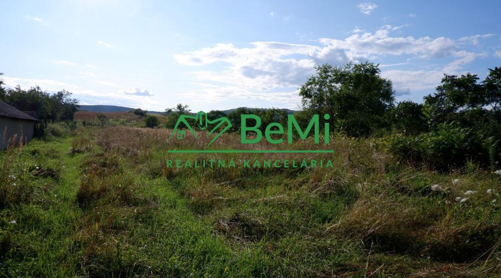 Pozemok s rozostavaným domom v Maďarsku- NA PREDAJ