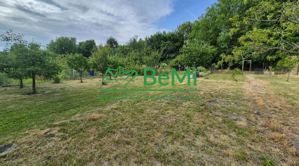 Predaj, záhrada v záhradkárskej oblasti - Levice(015-14-MIVY)