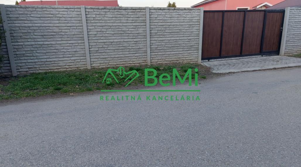 Predaj stavebný pozemok Vinodol pri Nitre (169-14-ERFa)