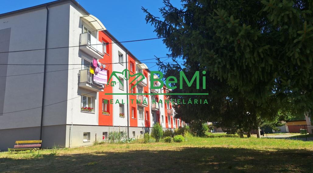 Pekný  2-izbový byt v Slavošovciach  - NA PREDAJ