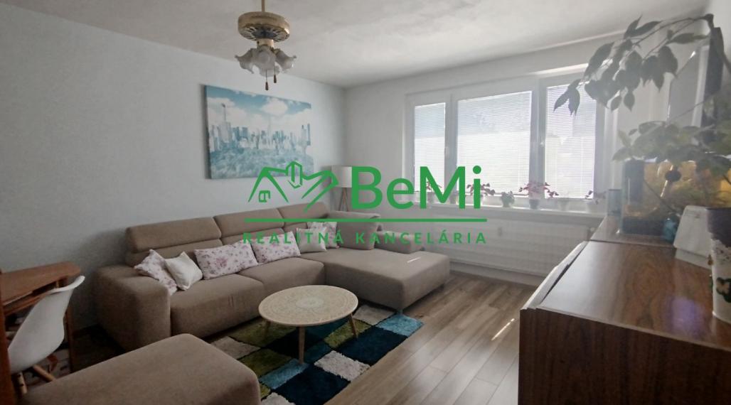 030-113-PAMA Nitra - Diely-Viničky - krásny výhľad na Zobor