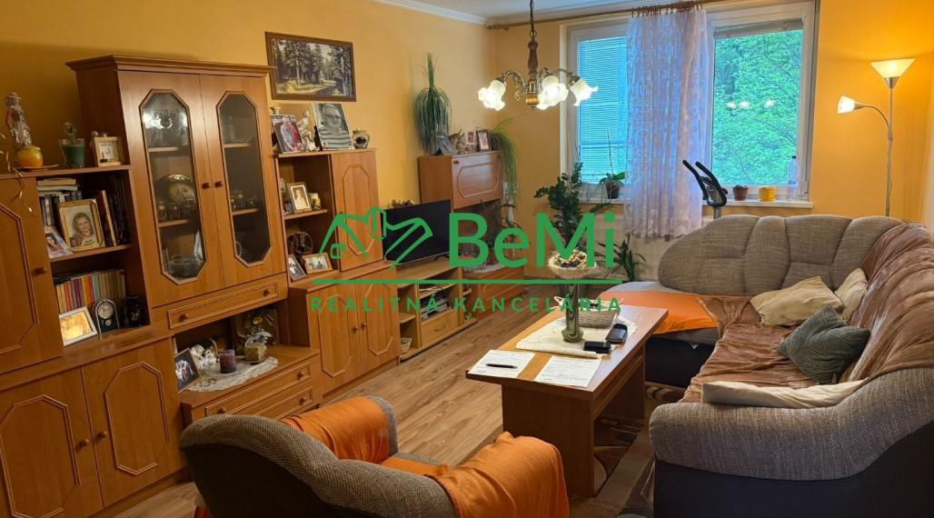 Predaný 3 izbovy byt s logiou na Komenského ulici na predaj