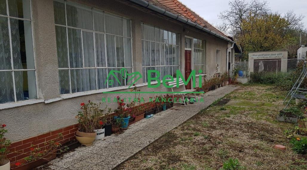 Predaj starší rodinný dom Vráble, NR (107-12-ERF)