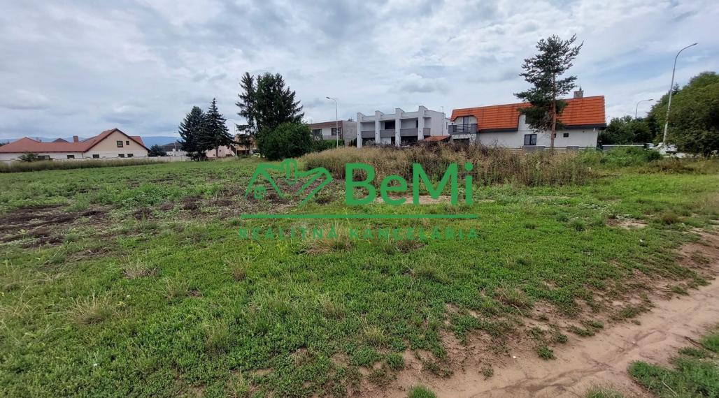 Na predaj stavebný pozemok na mravenisku Topoľčany