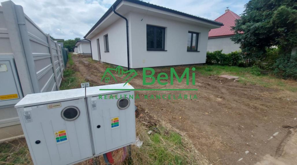 Predaj 4 izbový rodinný dom Nitra-Lužianky (227-12-JUF)