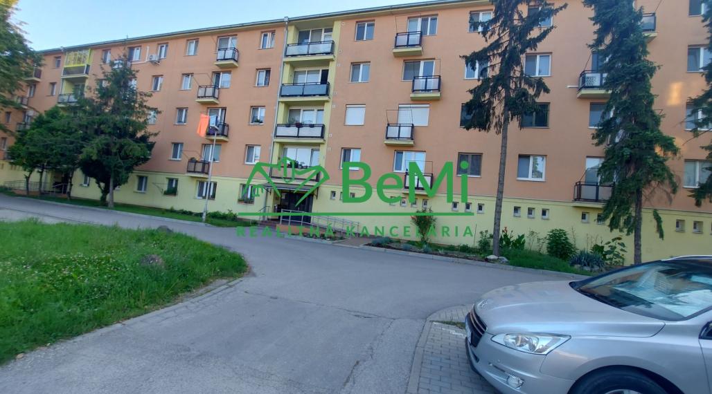 Predaj  4 izbový byt  NItra, pôvodný stav (229-114-JUF)