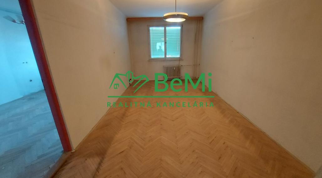 Predaj 4 izbový byt  centrum Nitra (229-114-JUF)