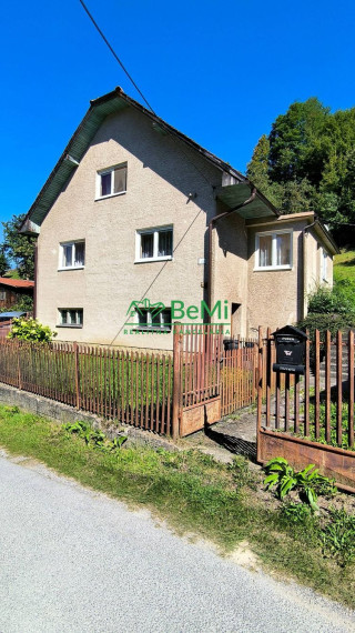 Rodinný dom Budatínska Lehota, okres Kysucké Nové Mesto, 1093m2    189-12-PEMOa