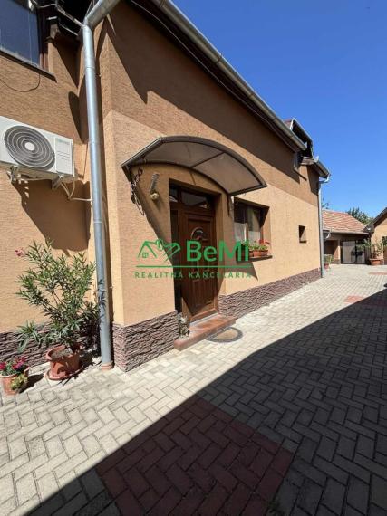 Predaj, zrekonštruovaný rodinný dom - Šahy (039-12-PEKR)