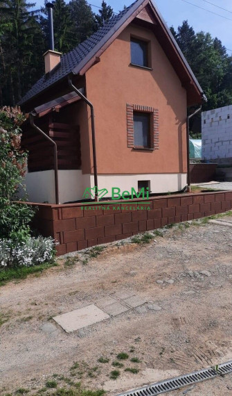 Predaj chatky so záhradou v sade 600 ročnice (029-13-ZUPIa)