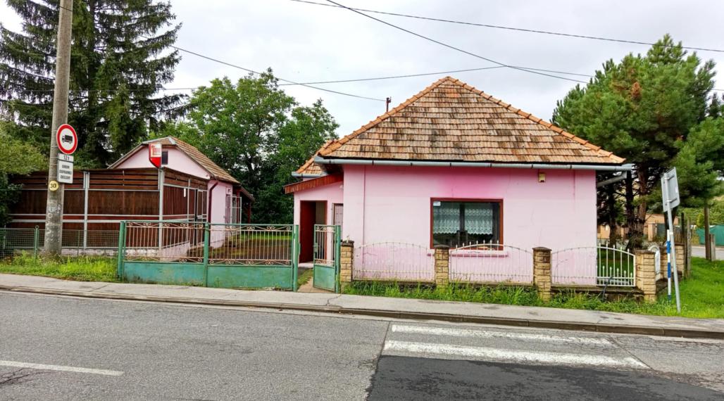 Predaj obchodný priestor/ rod. dom - Demandice (045-18-HEKA)