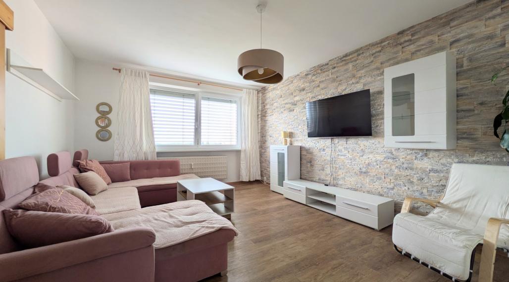 REZERVOVANÉ - Predaj, veľký 3 izbový byt - Zlaté Moravce (1232-113-AFI)