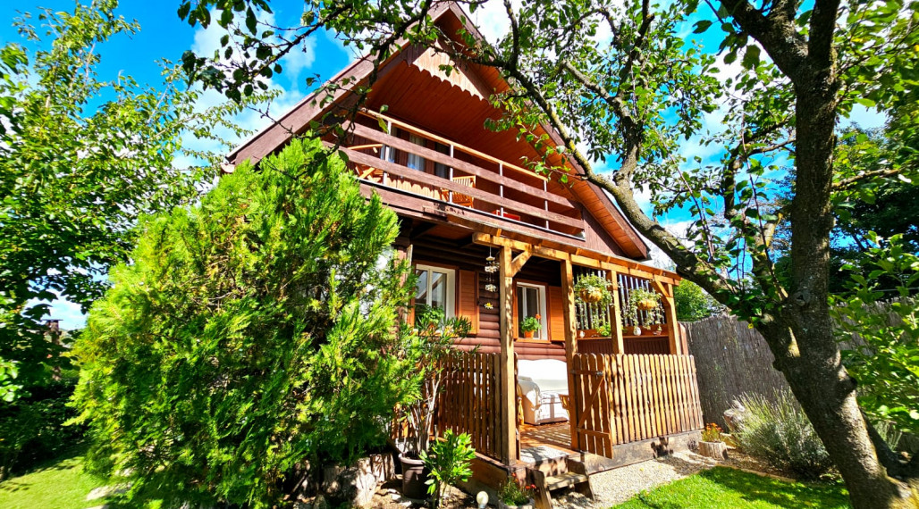 KRÁSNA CHATA V RIMAVSKEJ SOBOTE 1677m2 - NA PREDAJ