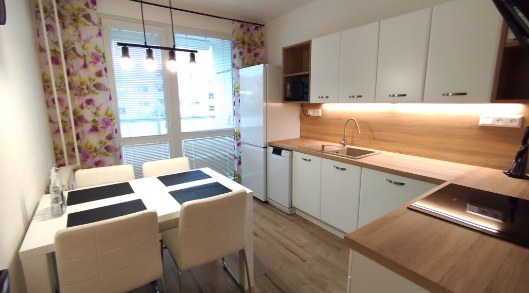 036-213-PAMA Krásny, veľký 3 izbový byt v Nitre na prenájom