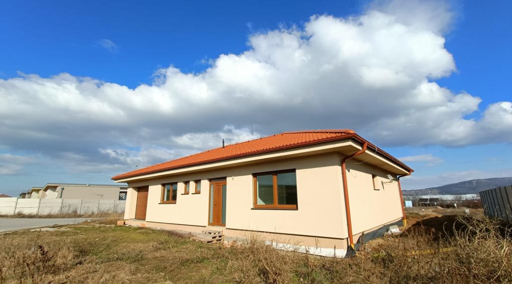 021-12-PAMA 4 izbová novostavba s 2garážou-Lužianky RED OAK